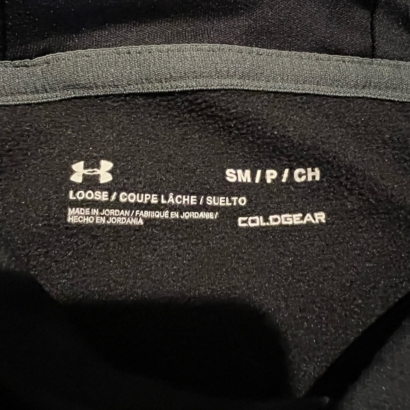 Men’s small UA hoodie - Picture 3 of 4